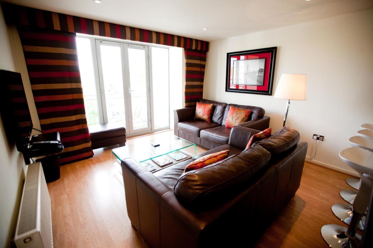 Chelmsford Serviced Apartments エクステリア 写真